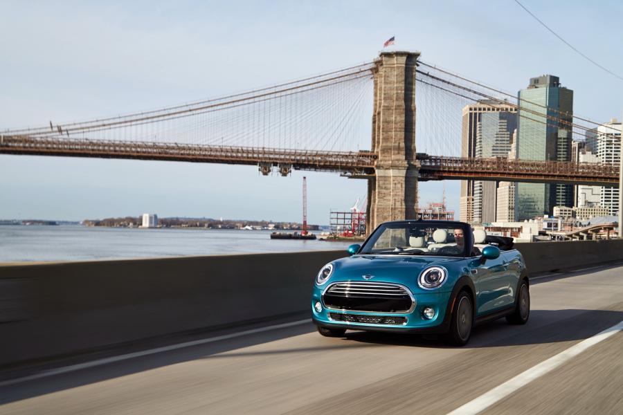  Mini Cooper Cabrio 2016 года  (US) (фото 3 из 26)